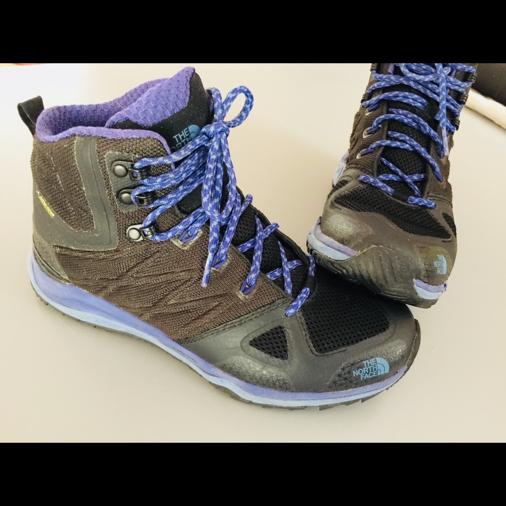 Women’s 7.5 North Face Boots